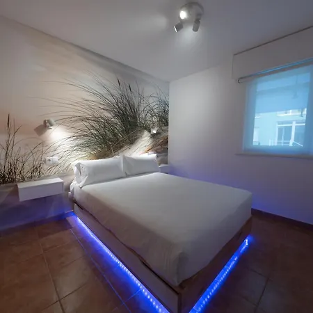 Apartmán Sunny - Jacuzzi, Jardin Privado, A Pie De Playa Con Parking