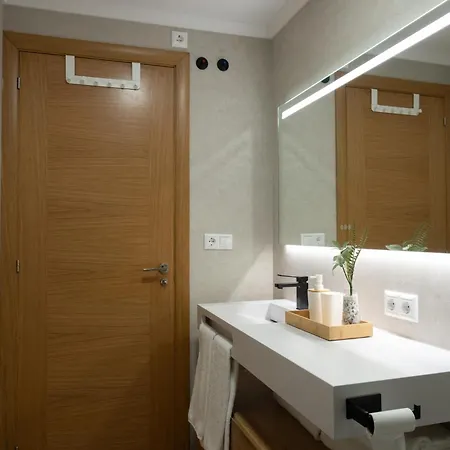 Sunny - Jacuzzi, Jardin Privado, A Pie De Playa Con Parking * Finisterre